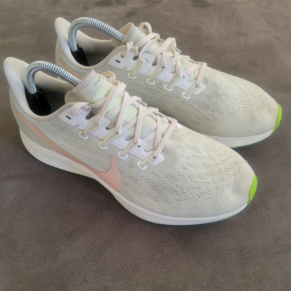 Nike Air Zoom Pegasus Womens 10 Running Shoes Sneaker Jogging Green Volt/Beige - Picture 2 of 8